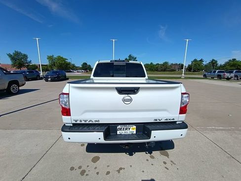 Used 2024 Nissan Titan SV AWD/4WD image 11