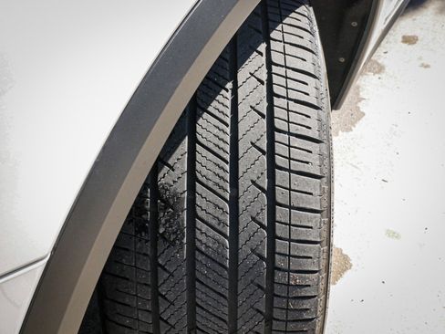 Used 2024 Acura MDX SH-AWD w/ Advance Package image 12