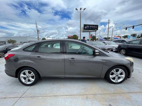 Used 2014 Ford Focus SE FWD image 4