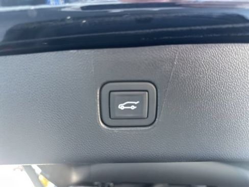 Used 2023 Chevrolet Blazer RS w/ LPO, Floor Liner Package FWD image 10