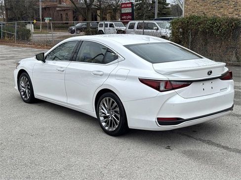Certified 2025 Lexus ES 300h Ultra Luxury image 7