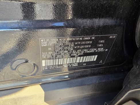 Used 2020 Toyota RAV4 XLE Premium image 32