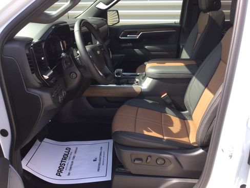 New 2026 Chevrolet Silverado 1500 High Country AWD/4WD image 9