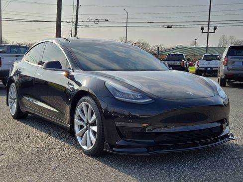 Used 2018 Tesla Model 3 Performance image 4