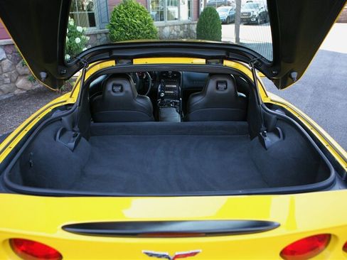 Used 2012 Chevrolet Corvette Coupe RWD image 7