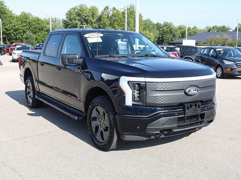 Certified 2025 Ford F150 Lightning Flash AWD/4WD image 9