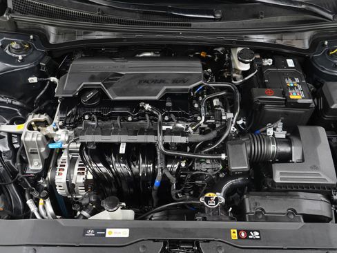 Certified 2025 Hyundai Elantra Sport image 28