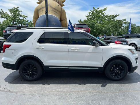 Used 2018 Ford Explorer XLT w/ Equipment Group 201A AWD/4WD image 7