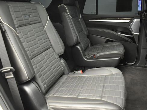 Used 2025 Cadillac Escalade Sport Platinum AWD/4WD image 36
