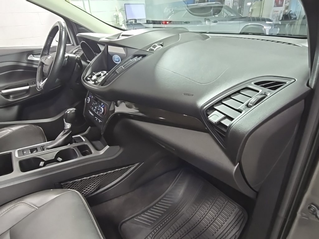 Used 2017 Ford Escape Titanium AWD/4WD image 34