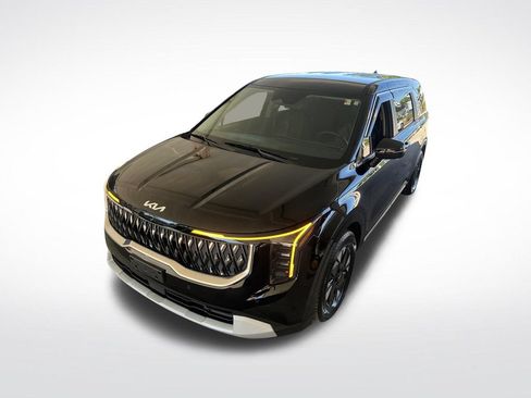 Certified 2025 Kia Carnival LXS FWD image 34