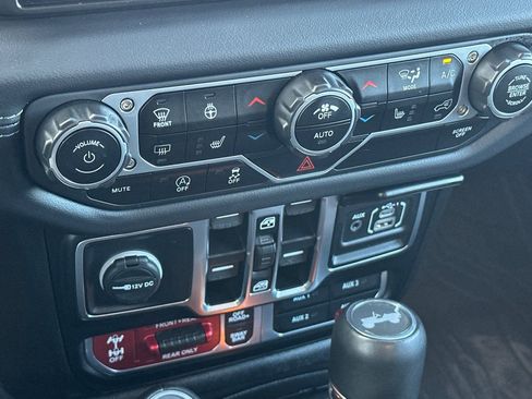 Used 2025 Jeep Wrangler Unlimited Rubicon w/ Convenience Group image 22