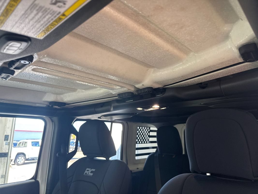 Used 2021 Jeep Wrangler Unlimited Sahara AWD/4WD image 31