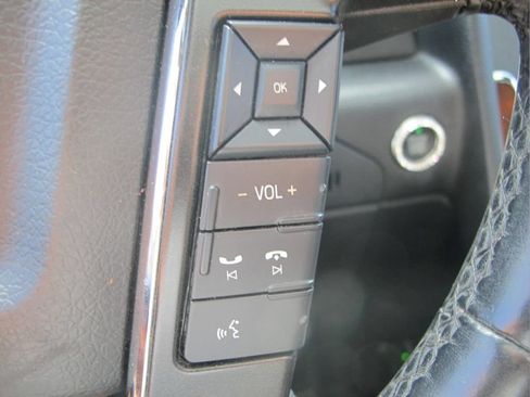 Used 2016 Lincoln Navigator Select RWD image 18