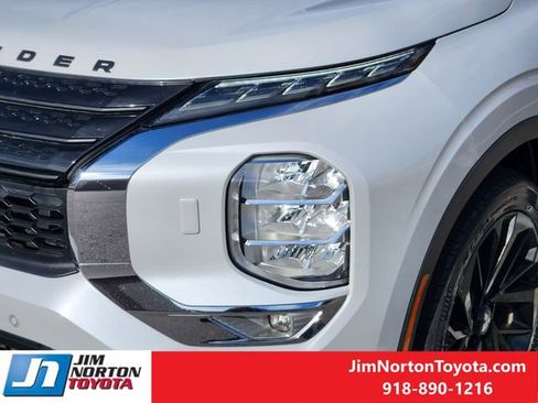 Used 2023 Mitsubishi Outlander SE Black Edition image 10