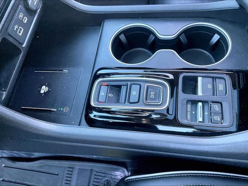 Used 2024 Honda Pilot Elite image 18