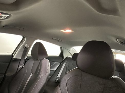 Certified 2024 Hyundai Elantra SE FWD image 15