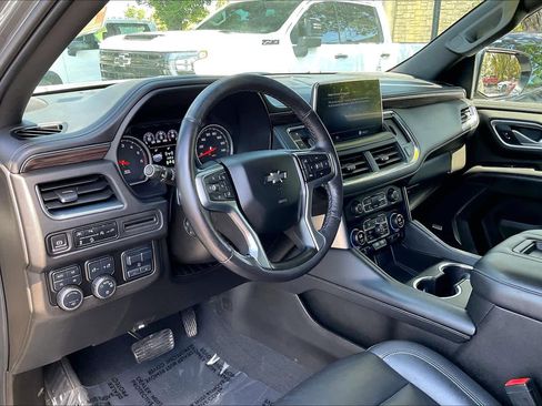 Used 2021 Chevrolet Tahoe Z71 w/ Z71 Off-Road Package image 14