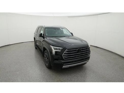 Used 2024 Toyota Sequoia Limited w/ Tow Technology Package AWD/4WD image 18