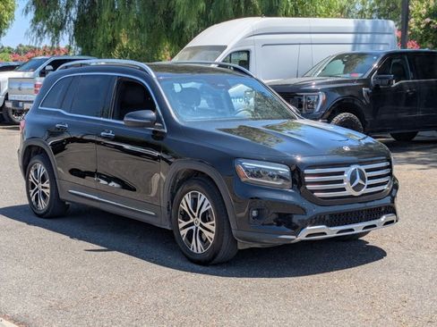 Used 2024 Mercedes-Benz GLB 250 image 3