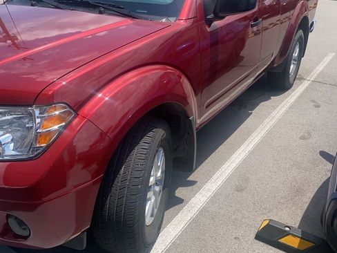 Used 2019 Nissan Frontier SV AWD/4WD image 1