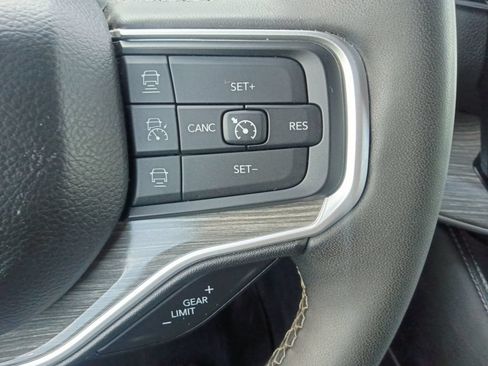 Used 2024 Jeep Wagoneer L Series II w/ Flexible Seating Group RWD image 25