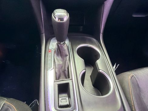 Used 2021 Chevrolet Equinox LT FWD image 19