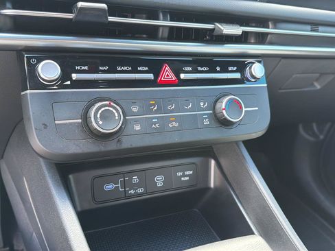 Used 2025 Hyundai Santa Cruz SE FWD image 26