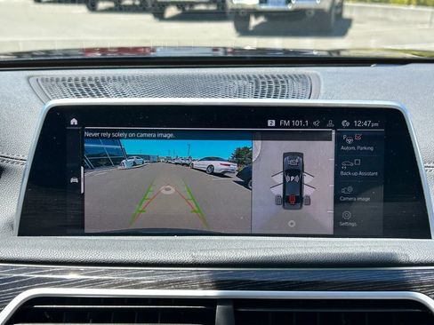 Used 2022 BMW 740i RWD image 22