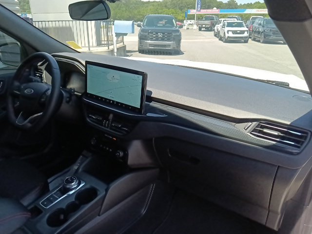 Certified 2025 Ford Escape ST-Line w/ Tech Pack #1 FWD image 33
