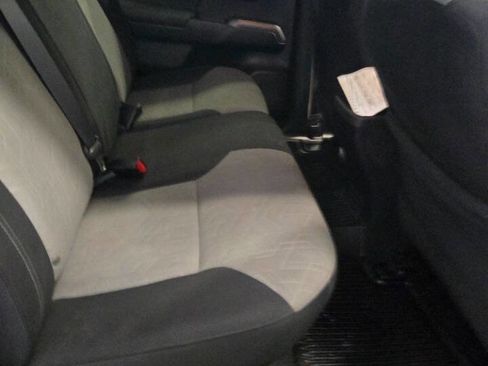 Used 2020 Toyota Tacoma TRD Off-Road w/ Technology Package image 30