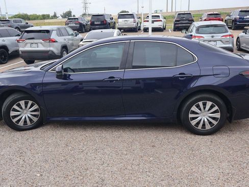 Used 2022 Toyota Camry LE FWD image 6