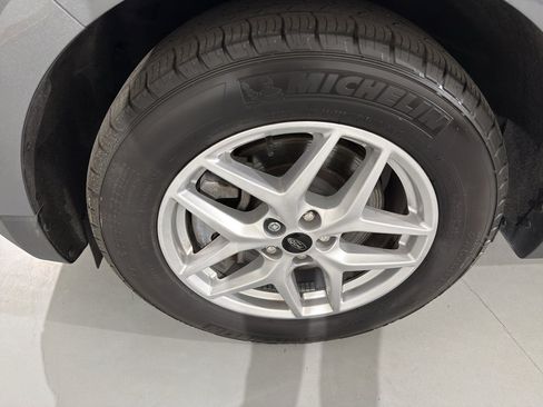 Used 2024 Ford Edge SEL w/ Convenience Package image 4