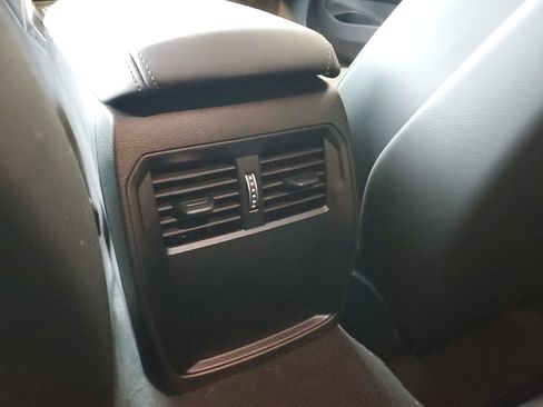 Used 2025 BMW M4 Coupe w/ Executive Package image 14