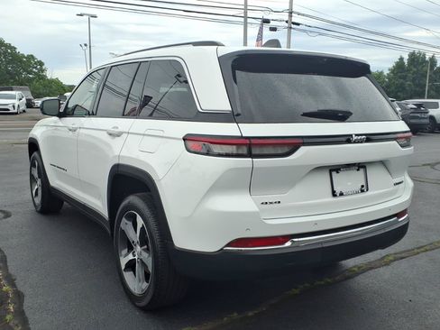 Certified 2023 Jeep Grand Cherokee Limited w/ Luxury Tech Group II AWD/4WD image 5
