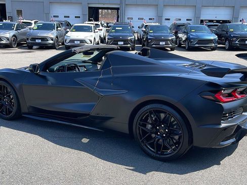 Used 2025 Chevrolet Corvette Z06 w/ Z07 Performance Package RWD image 32