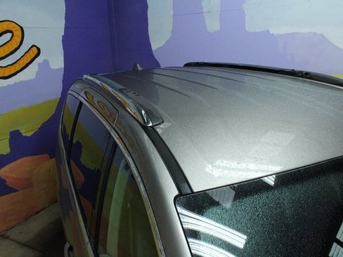 Used 2018 Chrysler Pacifica Touring-L image 2