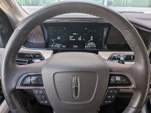 Certified 2021 Lincoln Navigator Reserve w/ Luxury Package AWD/4WD image 29