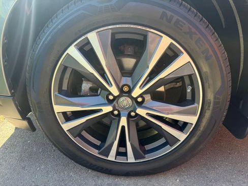Used 2017 Nissan Pathfinder Platinum w/ Cargo Package AWD/4WD image 23