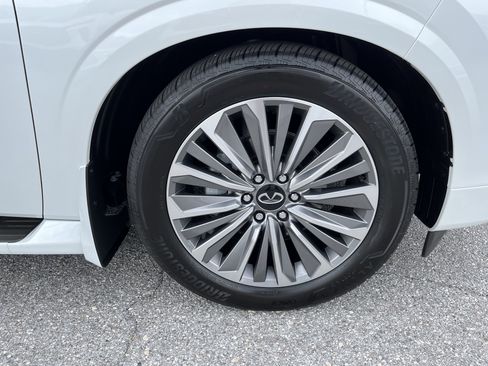 Certified 2026 INFINITI QX80 Luxe w/ Cargo Package AWD/4WD image 14