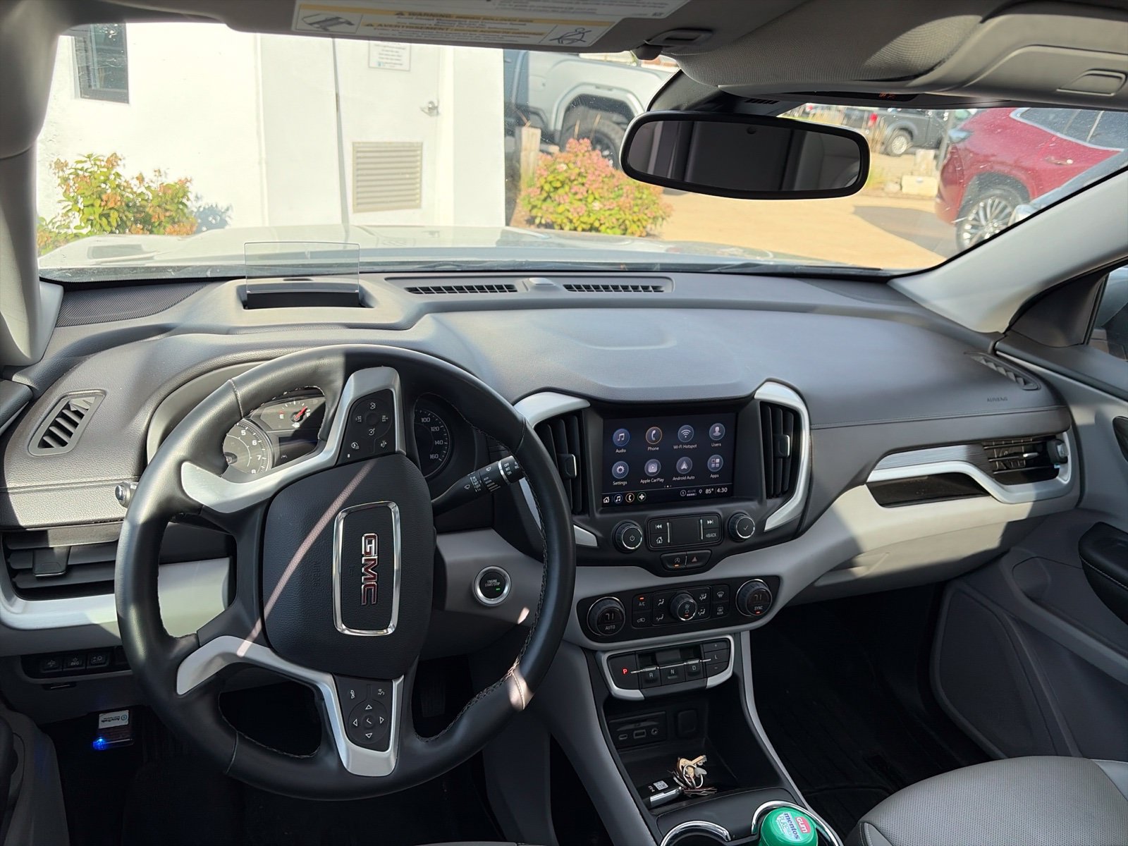Used 2023 GMC Terrain SLT w/ Tech Package AWD/4WD image 4