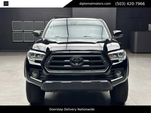 Used 2021 Toyota Tacoma SR5 w/ Trail Edition image 11