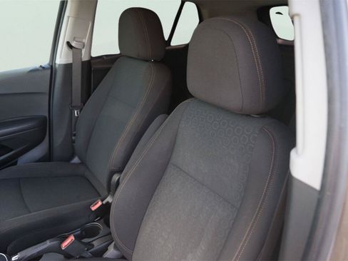 Used 2020 Chevrolet Trax LS w/ Tint and Cruise Package FWD image 10