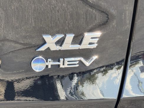 Certified 2025 Toyota RAV4 XLE Premium AWD/4WD image 5