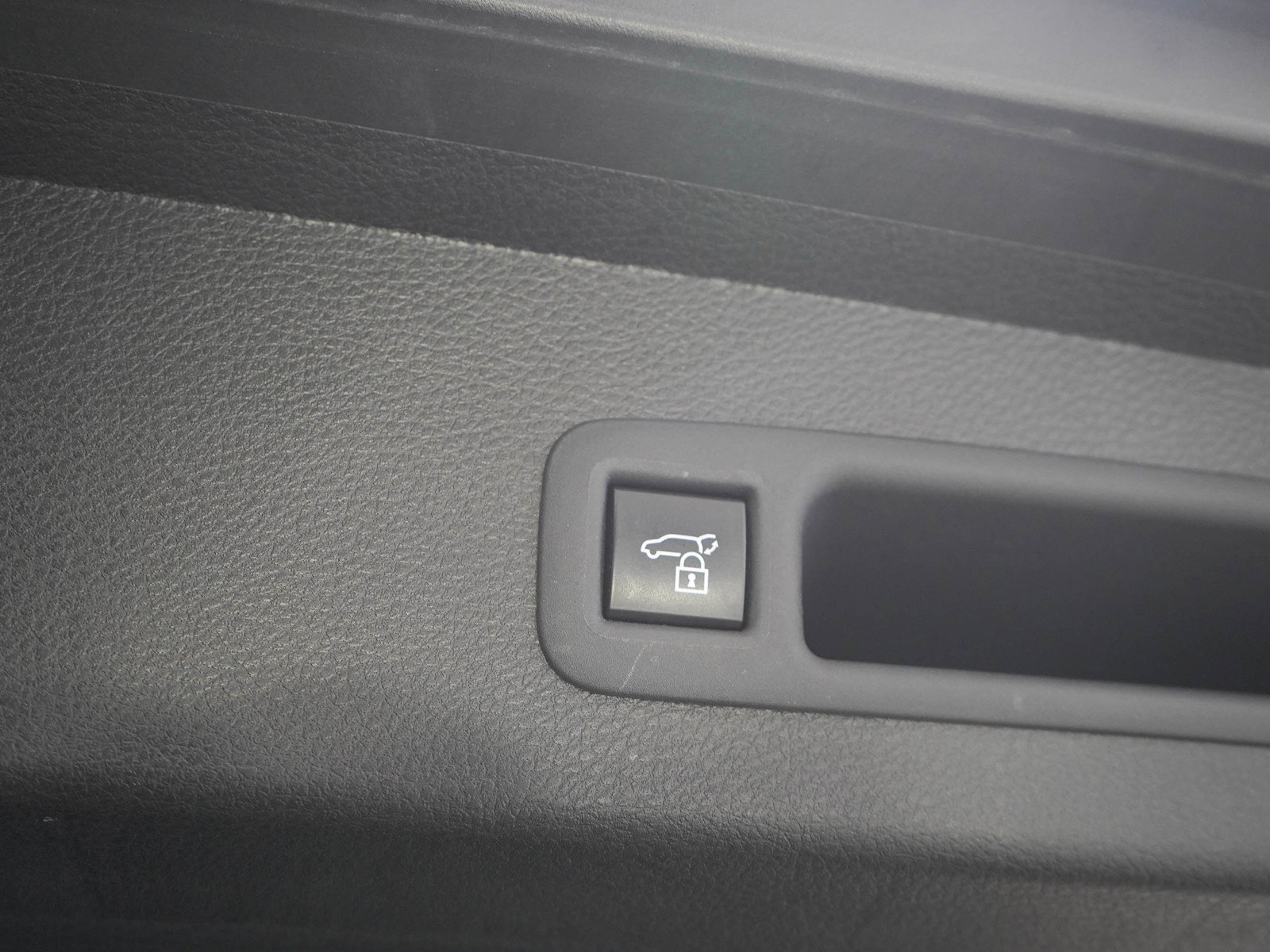 Used 2025 Toyota Sienna XSE AWD/4WD image 12
