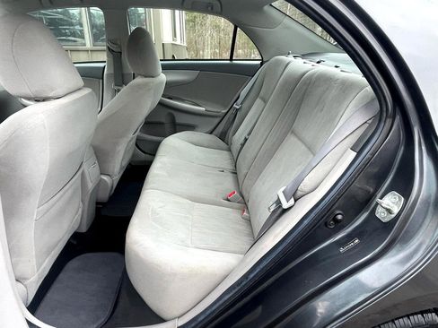 Used 2010 Toyota Corolla LE image 9