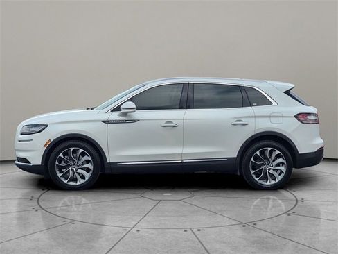 Certified 2022 Lincoln Nautilus Reserve image 9