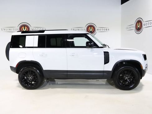 Used 2025 Land Rover Defender 110 S image 36