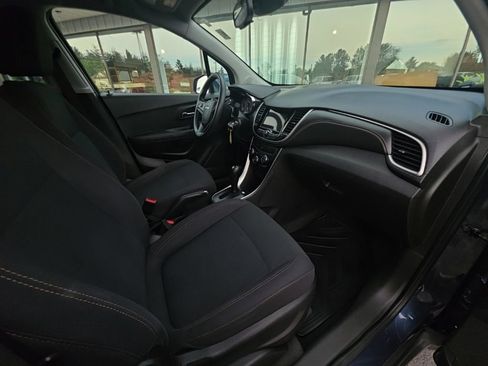 Used 2019 Chevrolet Trax LS w/ Tint and Cruise Package AWD/4WD image 16