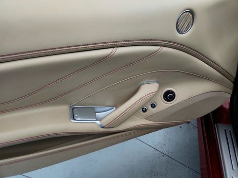 Used 2017 Ferrari California T RWD image 21